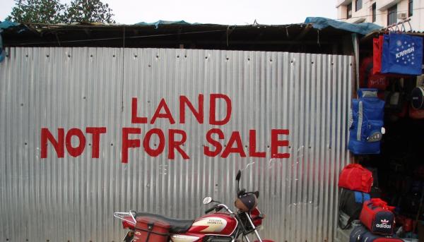 Land grabbing, la video-intervista a Stefano Liberti